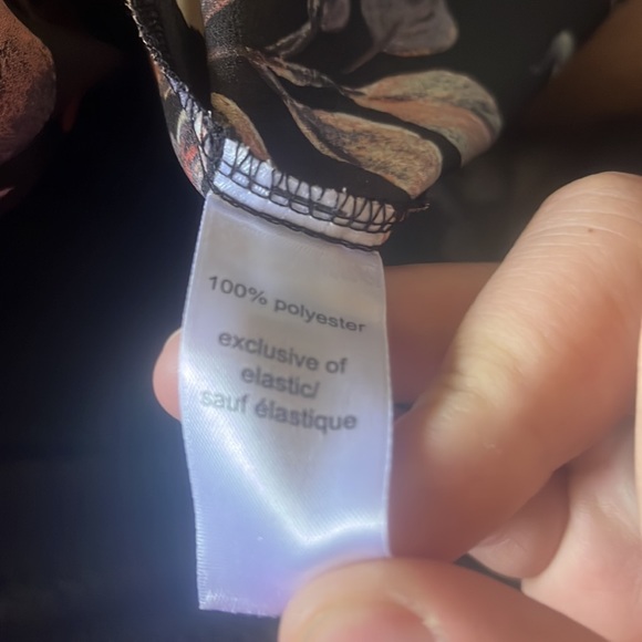 Maurices Women’s Button Down Floral Top Size 0x - Picture 4 of 4